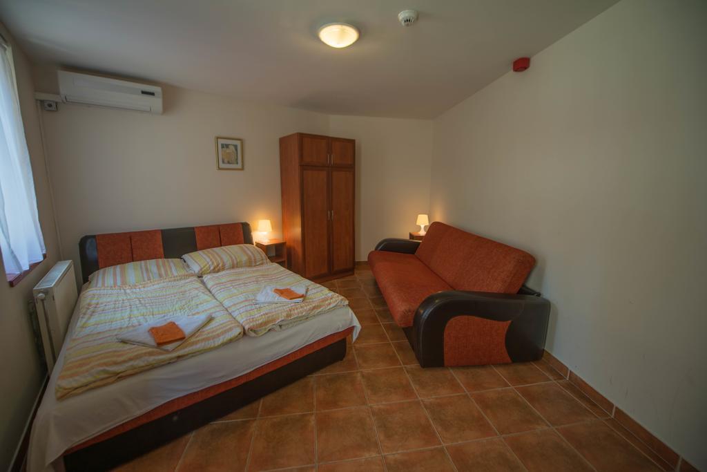 Marina Panzio Hotel Siófok Eksteriør billede